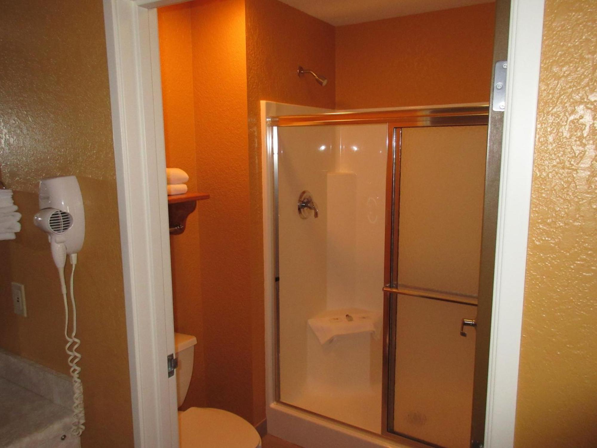 Parkfield Inn - Clinton Ngoại thất bức ảnh