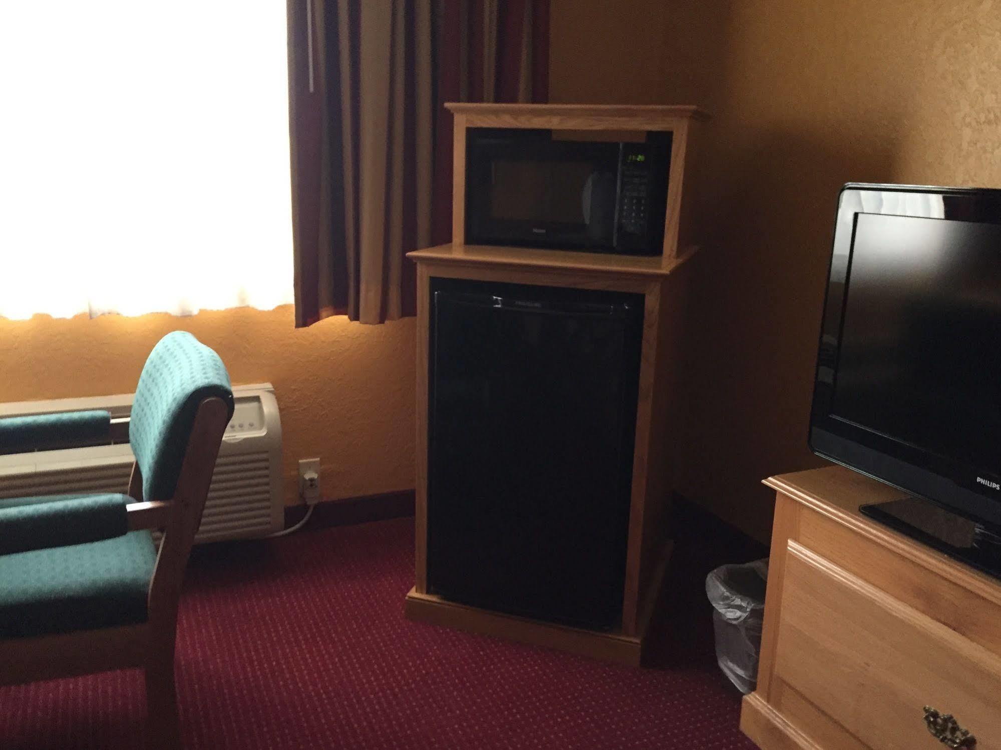 Parkfield Inn - Clinton Ngoại thất bức ảnh