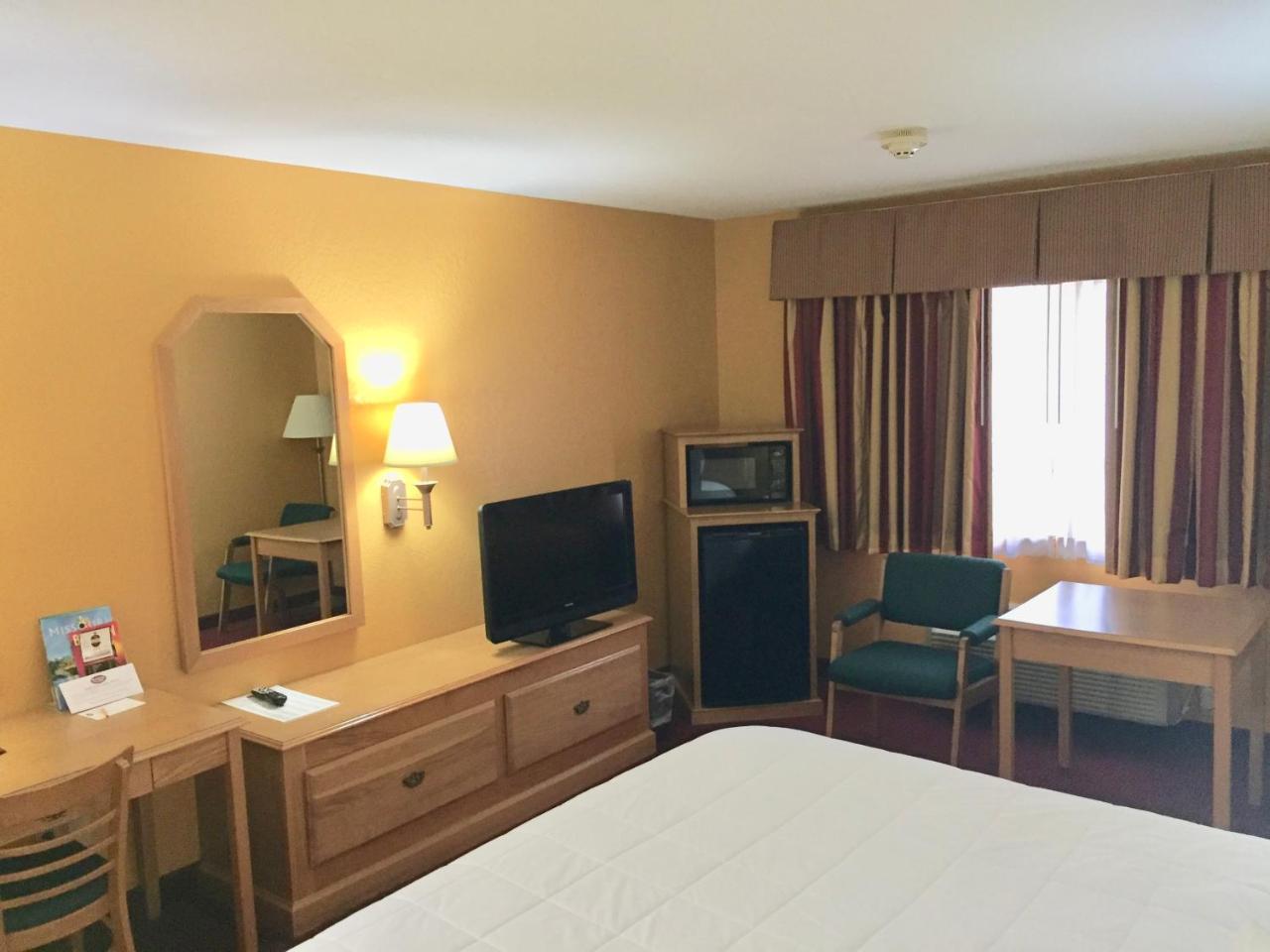 Parkfield Inn - Clinton Ngoại thất bức ảnh